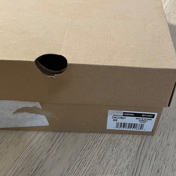 UGG Aubriana - chestnut - size 9 - Picture 7 of 7